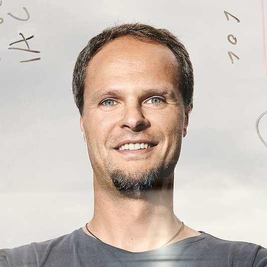 images/03_personen/Jan_Baumbach_1_HIGH.jpg#joomlaImage://local-images/03_personen/Jan_Baumbach_1_HIGH.jpg?width=536&height=535